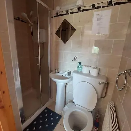 Σπίτι διακοπών 3 Bed Semi-detached House In A Quite Estate