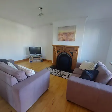 3 Bed Semi-detached House In A Quite Estate * Bruff