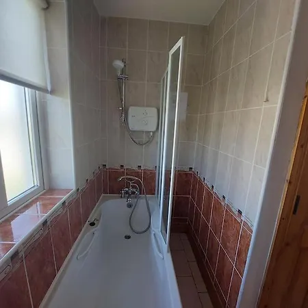 3 Bed Semi-detached House In A Quite Estate Σπίτι διακοπών
