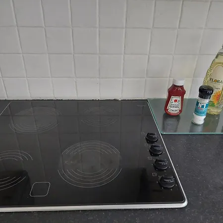 3 Bed Semi-detached House In A Quite Estate Vakantiehuis Bruff