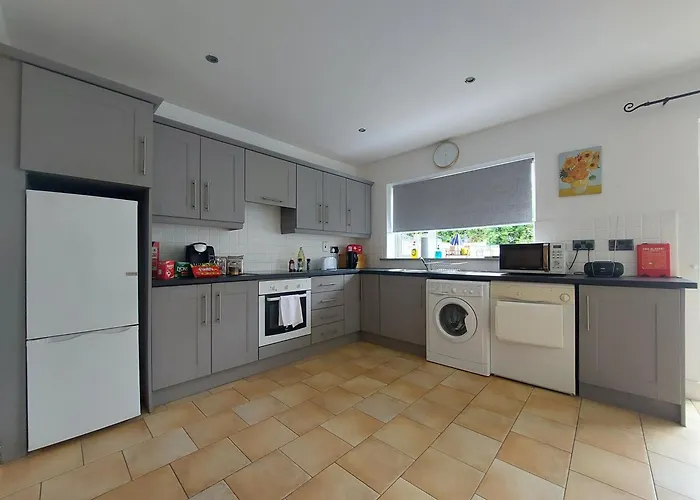 Casa de Férias 3 Bed Semi-detached House In A Quite Estate *