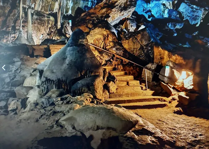 3 Bed Semi-detached House In A Quite Estate *